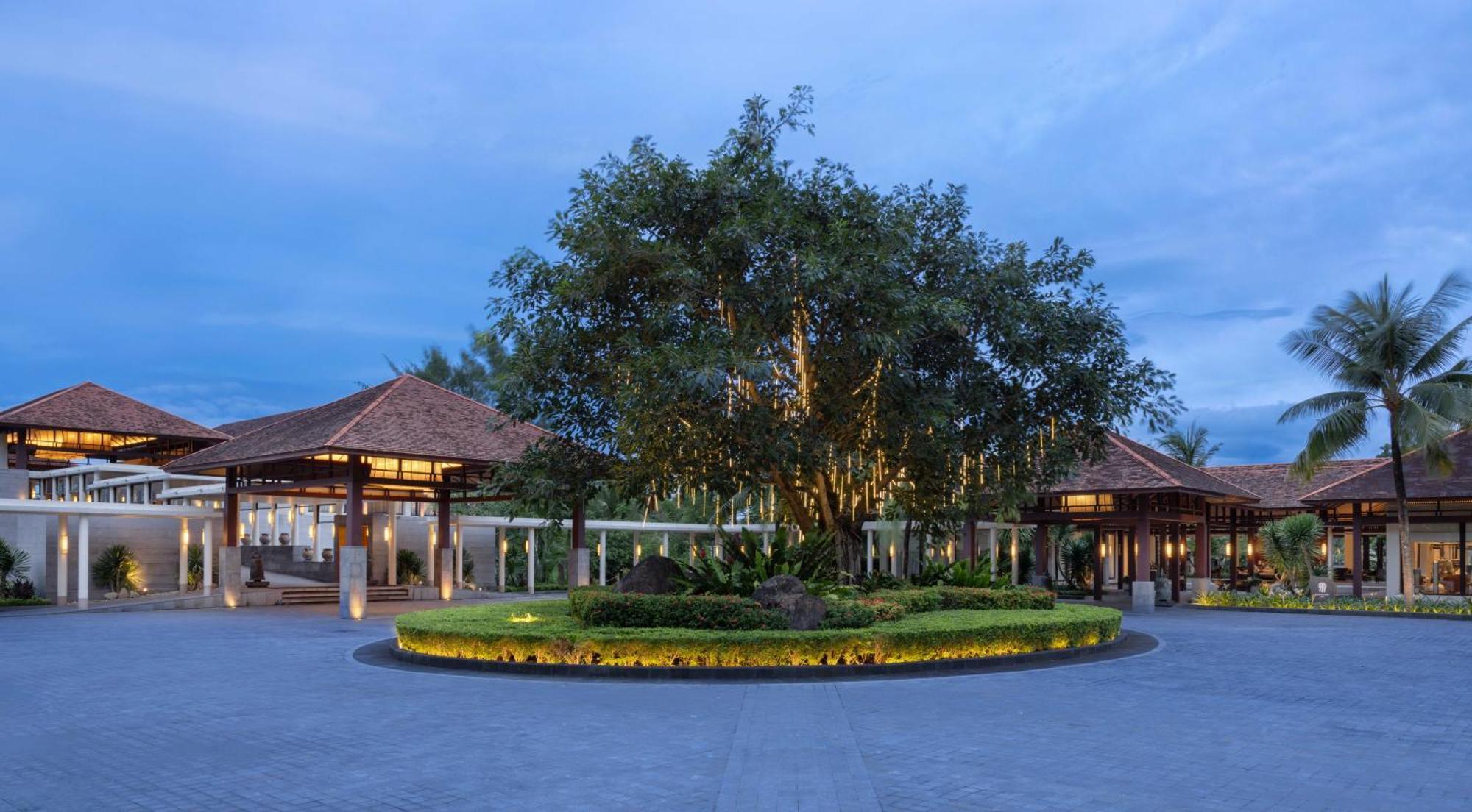 Banyan Tree Lang Co Hotel Exterior photo
